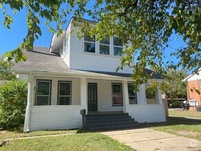 Building Photo - 702/704 S. Montgomery St.