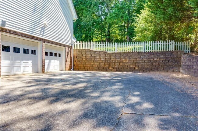 Building Photo - 2890 Carrollton Ct