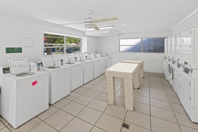 Building Photo - 17255 SW 95th Ave