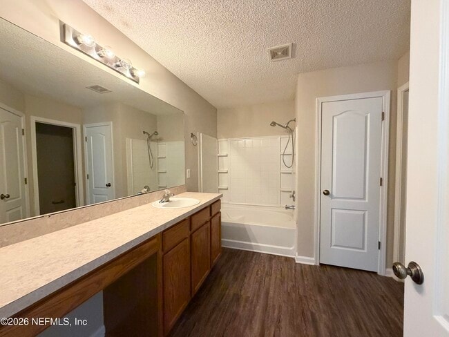Building Photo - 6902 Southern Oaks Dr W