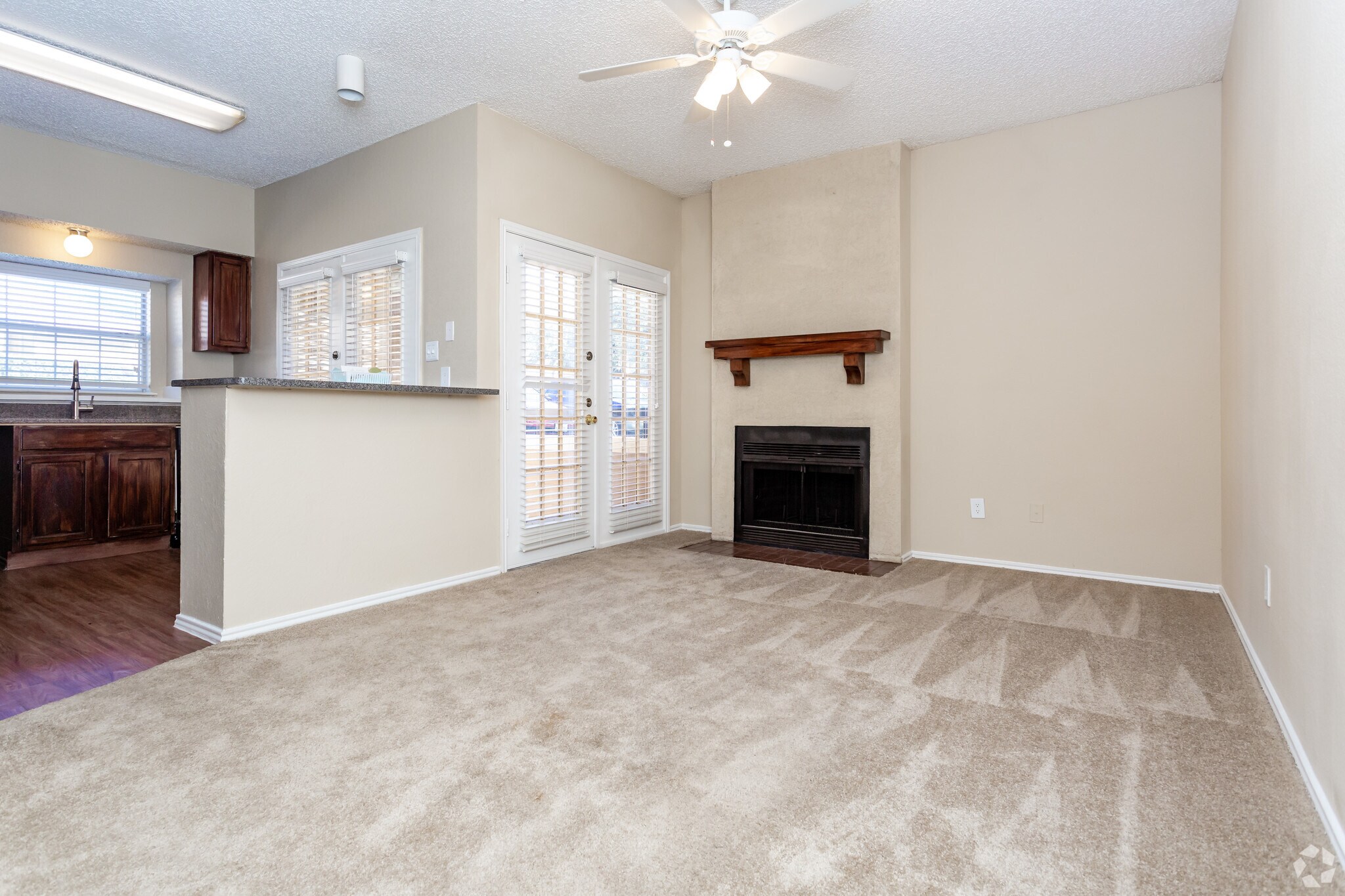 1BR,1BA-592sft_Upgraded - Summer Bend