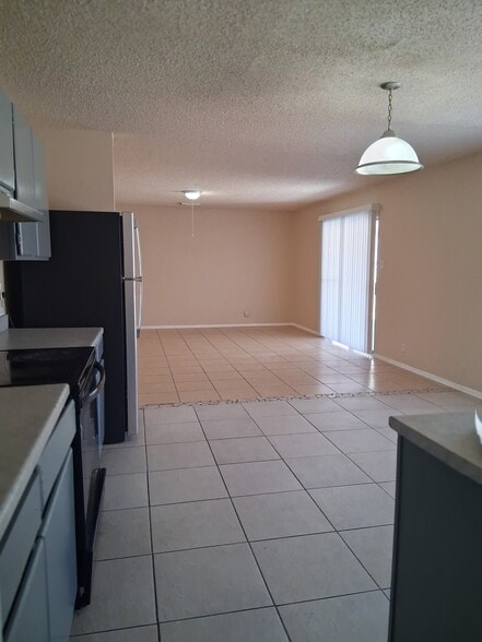 Building Photo - 874 Fillmore Dr