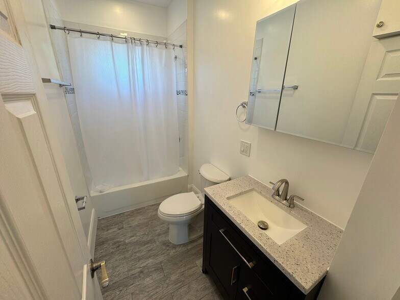 Building Photo - 31 Cameron Ave