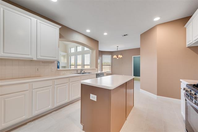 Building Photo - 3768 Menard Dr