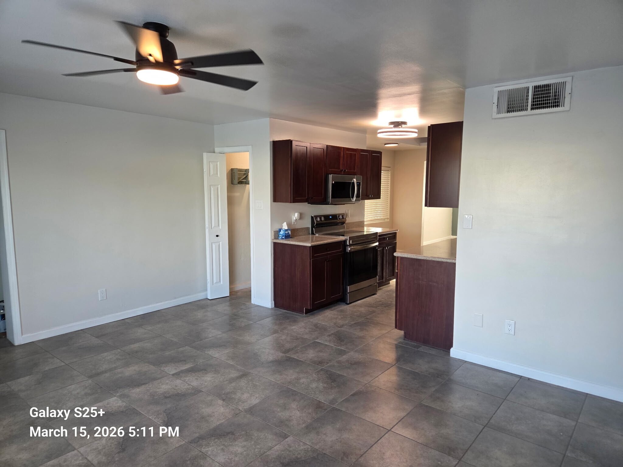 Building Photo - 1819 N 87th Pl