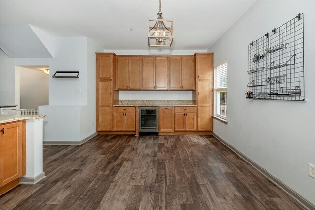 Building Photo - Twin Arch Crossing Rental