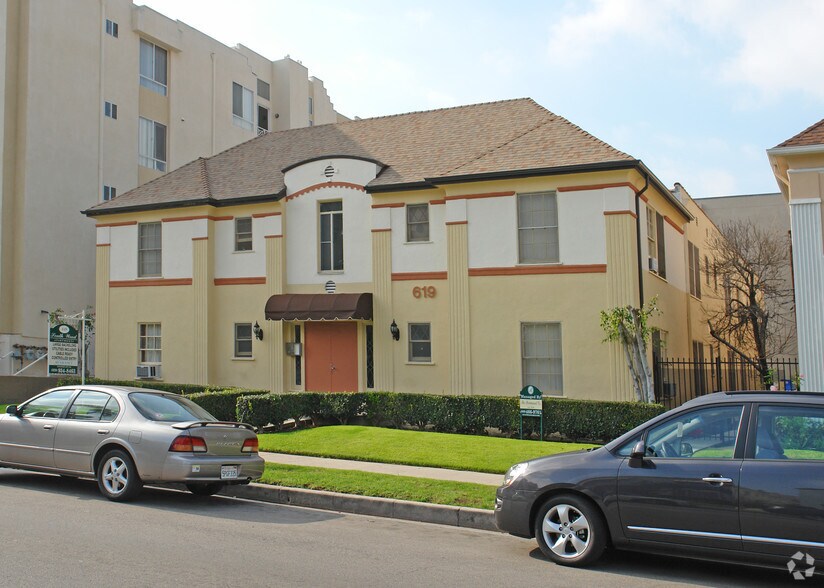 Building Photo - South Apartment