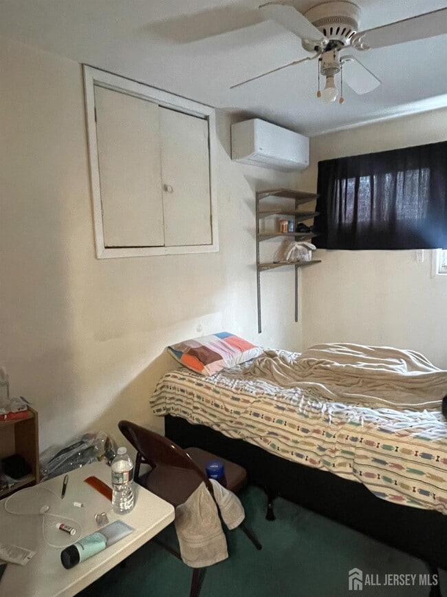 Building Photo - 92 Holly Rd