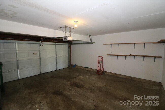 Building Photo - 7130 Lanark Ct