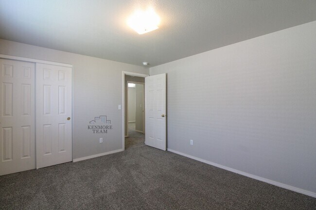 Building Photo - 7611 Pender Dr