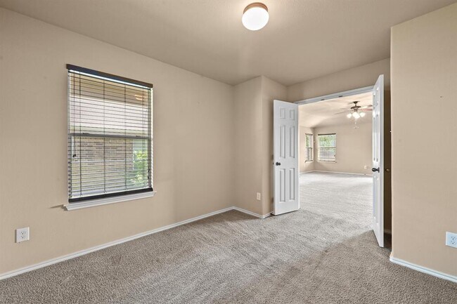 Building Photo - 219 Serene Hollow Ln