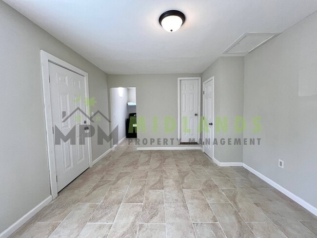 Building Photo - 290A Browning Court