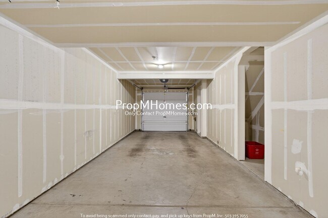 Building Photo - Cozy Two Bedroom Townhome in Amberglenn!