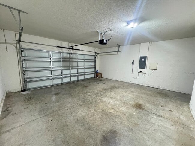 Building Photo - 2327 Ashberry Ridge Dr