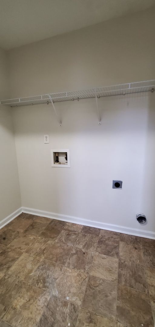 Building Photo - 10600 Redbud Ln