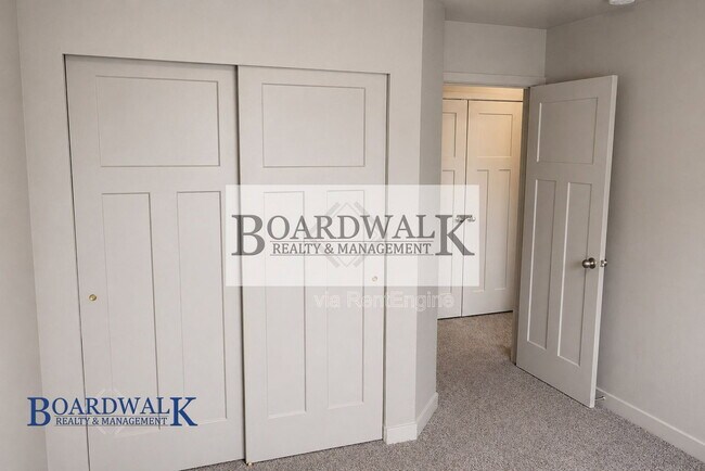 Building Photo - 14388 S Ferndale Way