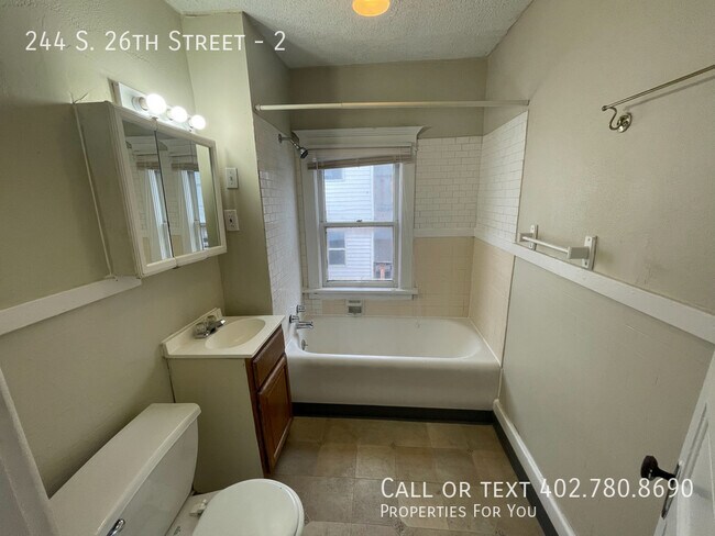 Building Photo - 244 S 26th St