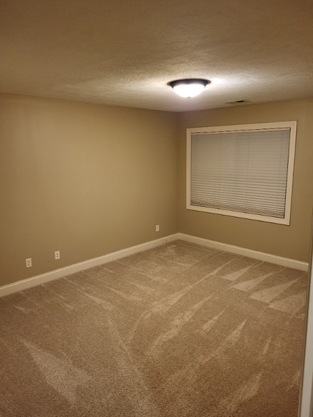 Building Photo - 113 Legacy Dr