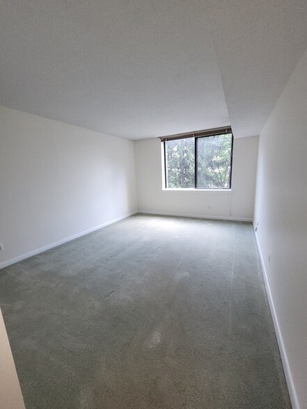 Building Photo - 3709 S George Mason Dr