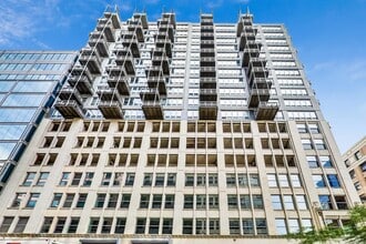 Building Photo - 565 W Quincy St