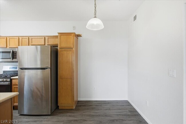 Building Photo - 2291 W Horizon Ridge Pkwy