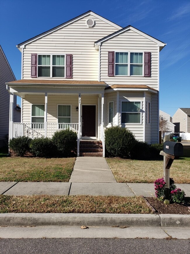 Building Photo - 4720 Erin Crescent St