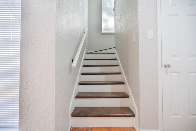 Building Photo - 13314 Ravensway Dr