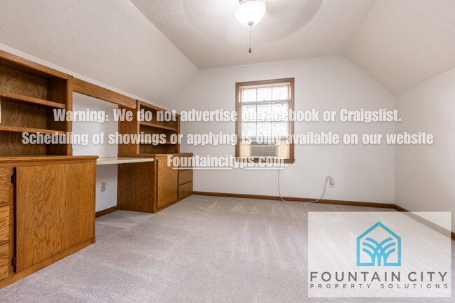 Building Photo - 807 Laurel Ave