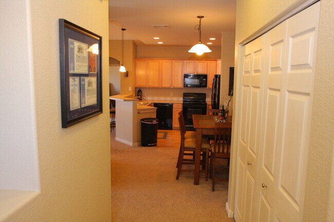 Building Photo - 2421 Owens Ave