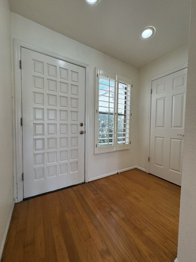 Building Photo - 7272 E Gainey Ranch Rd