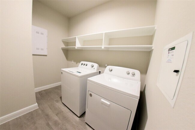 Building Photo - 14640 Antlia Dr