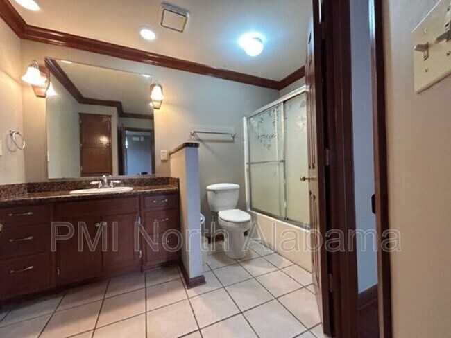 Building Photo - 1023 Stones Throw Dr NW