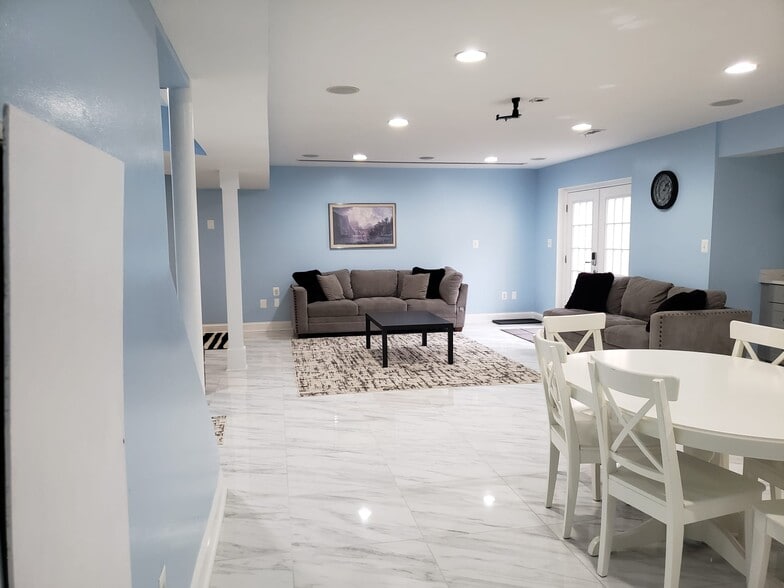 Sitting Area - 6164 Deer Ridge Trl