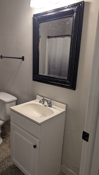 Building Photo - 709 Arrowhead Trl