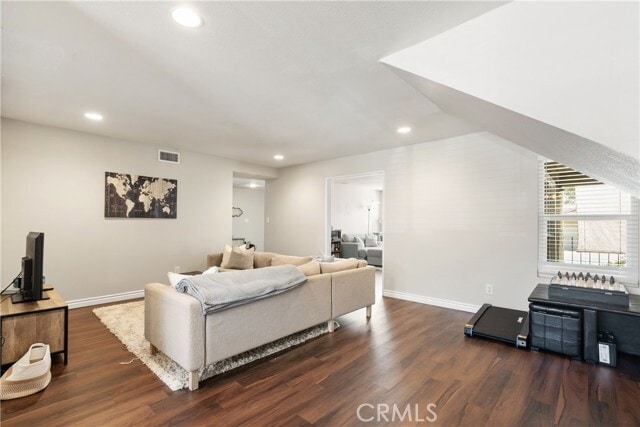 Building Photo - 215 E Navilla Pl