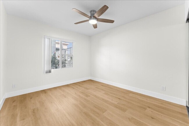 Building Photo - 6110 Cahuenga Blvd