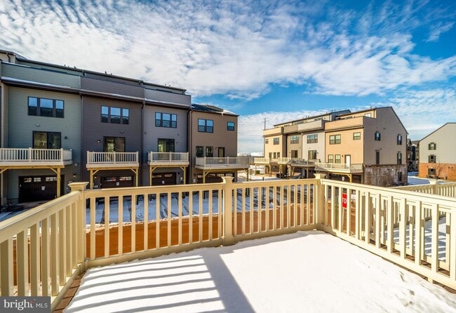 Building Photo - 14062 Sunrise Valley Dr