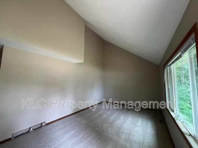 Building Photo - 9613 Dennis Dr