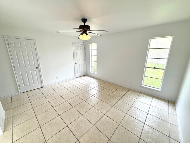 Building Photo - MUST SEE! AVAILABLE NOW! UNIQUE 4 Bedroom/...