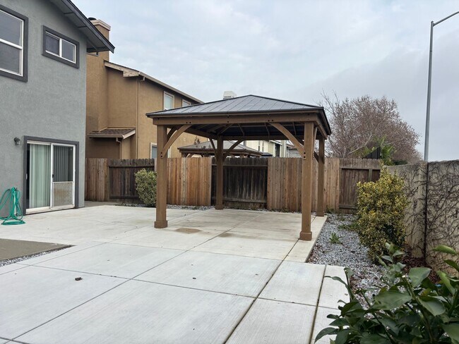 Building Photo - Beautiful 2-Story Home For Rent in Vacaville