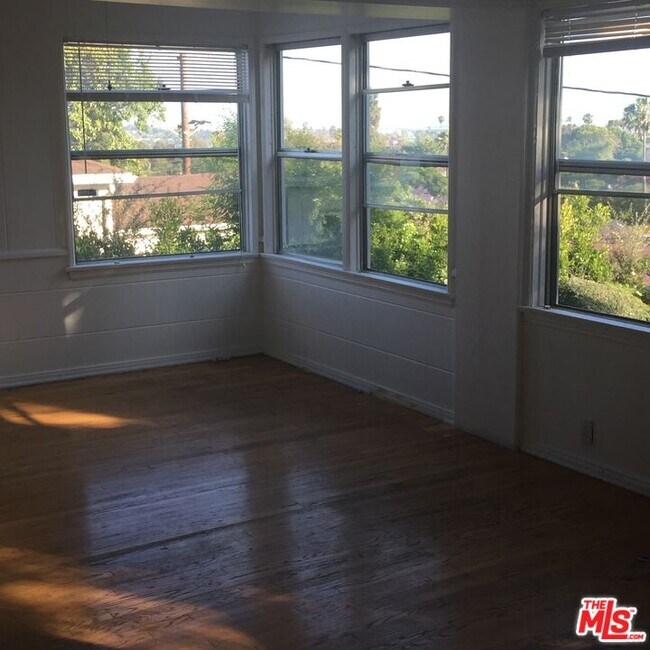 Building Photo - 5245 Maymont Dr