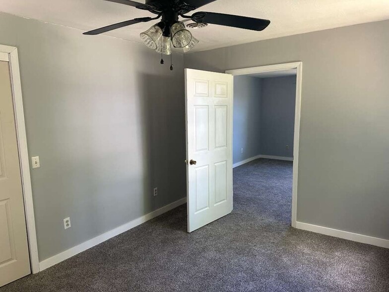 Building Photo - 66 Layton St