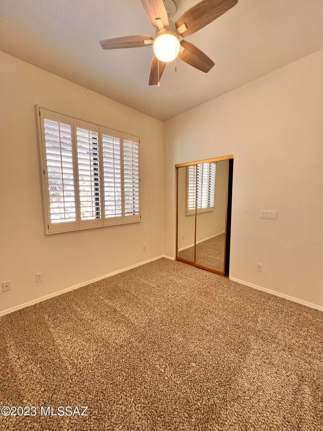 Building Photo - 10123 N Alder Spring Dr