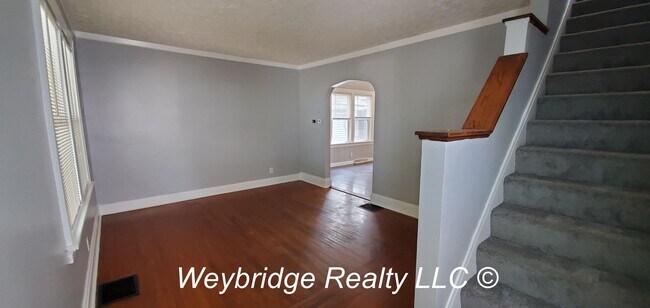 Building Photo - Spacious 3+ Bedroom Home in East Price Hill – Finished Basement & Large Backyard!