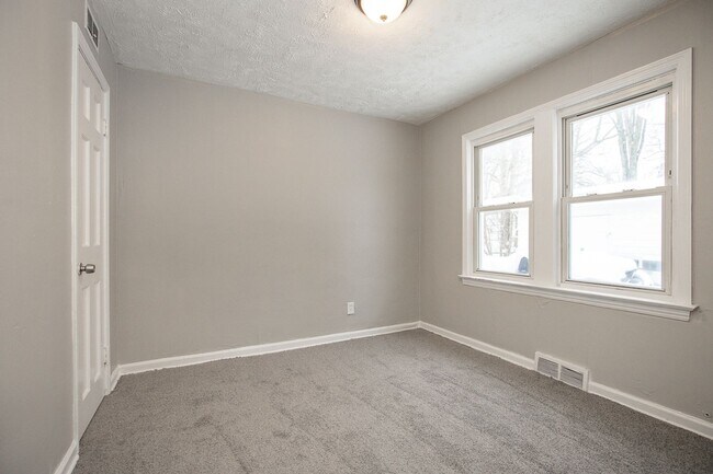 Building Photo - NEWLY RENOVATED! 3 BED, 1 BATH BEAUTIFUL SINGLE-FAMILY HOME IN CLEVELAND!