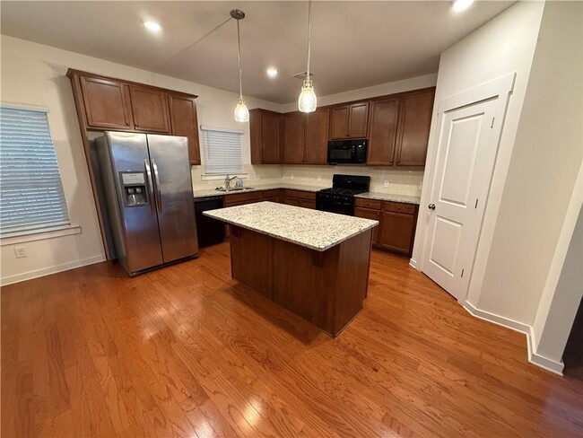 Building Photo - 1392 Weatherbrook Cir