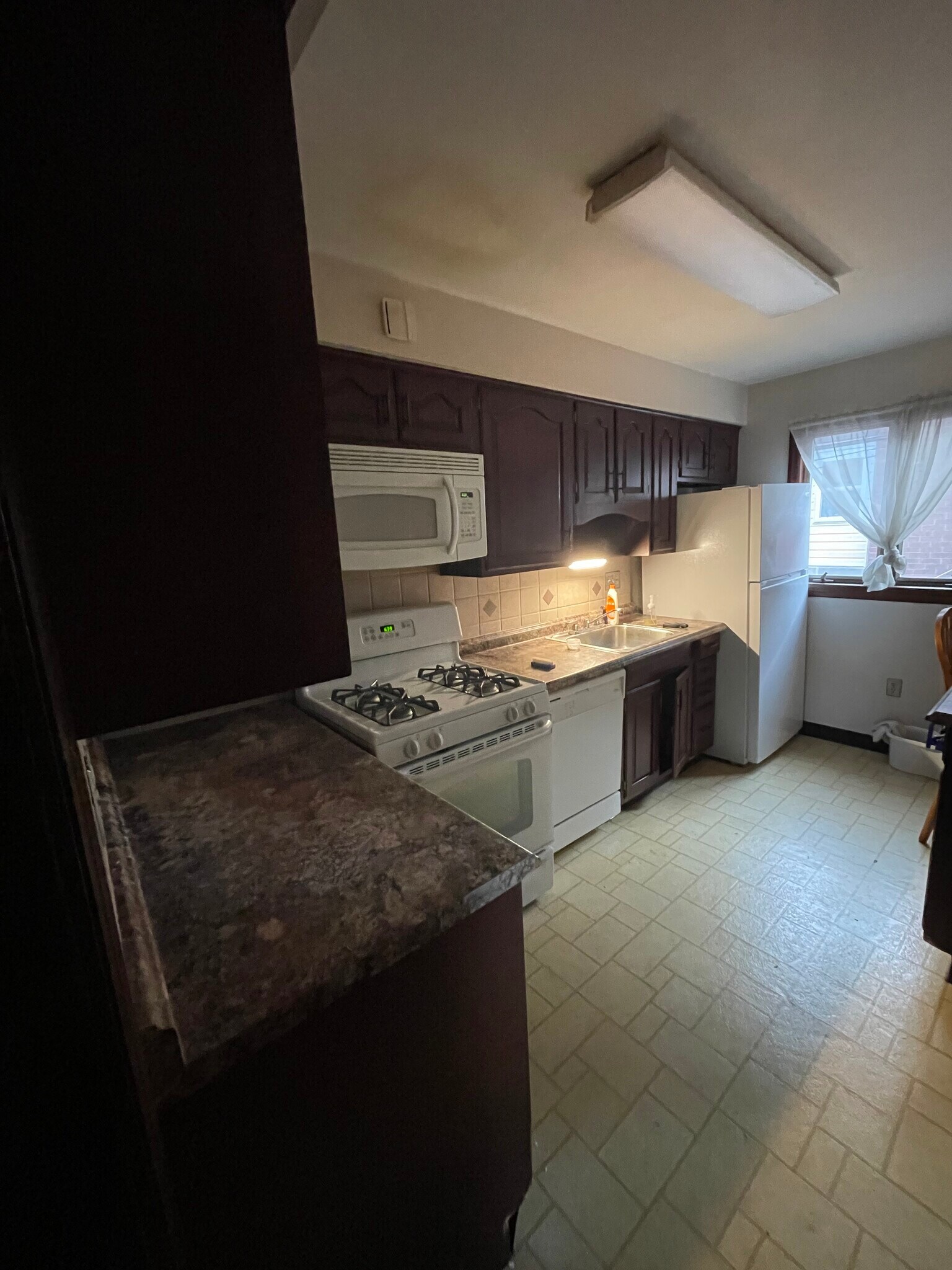 All appliances included! - 309 4th St