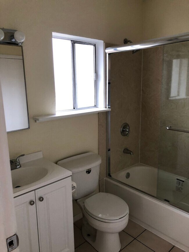 Building Photo - COMING SOON: 3 Bedroom 1 Bath House