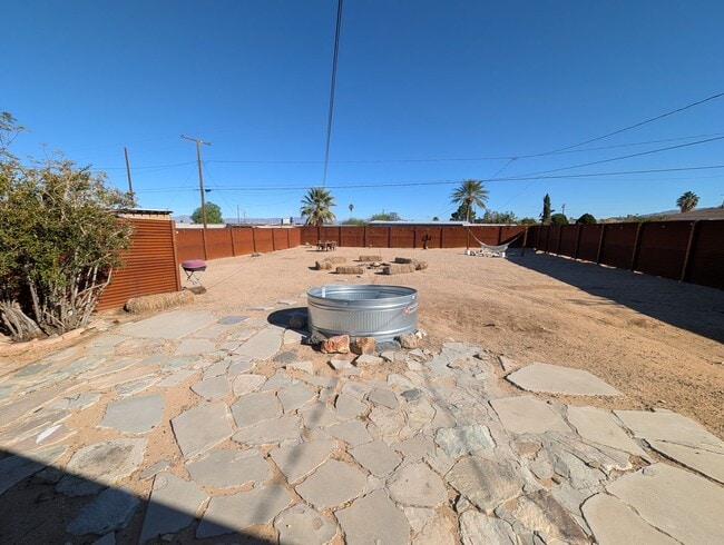 Building Photo - Adorable 2 bedroom 1 bathroom home