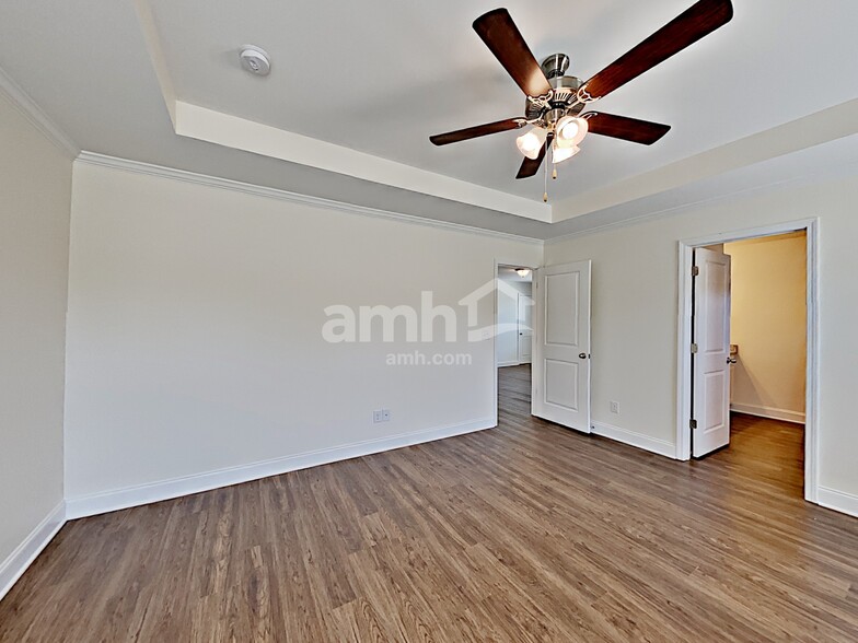 Building Photo - 5121 Jack Byrnes Dr